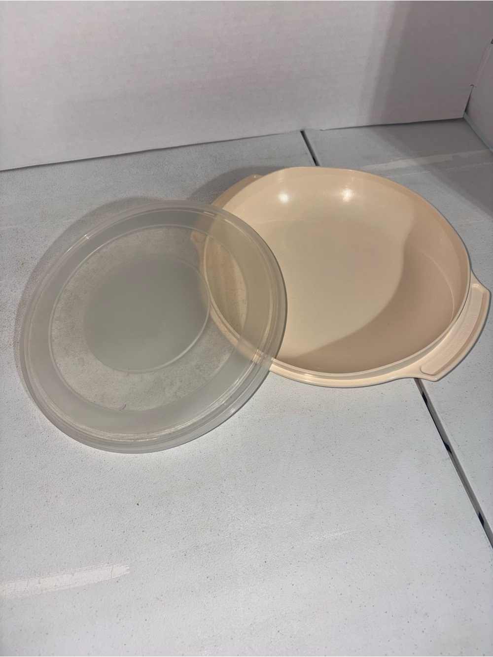 Tupperware steam microwaveable plate